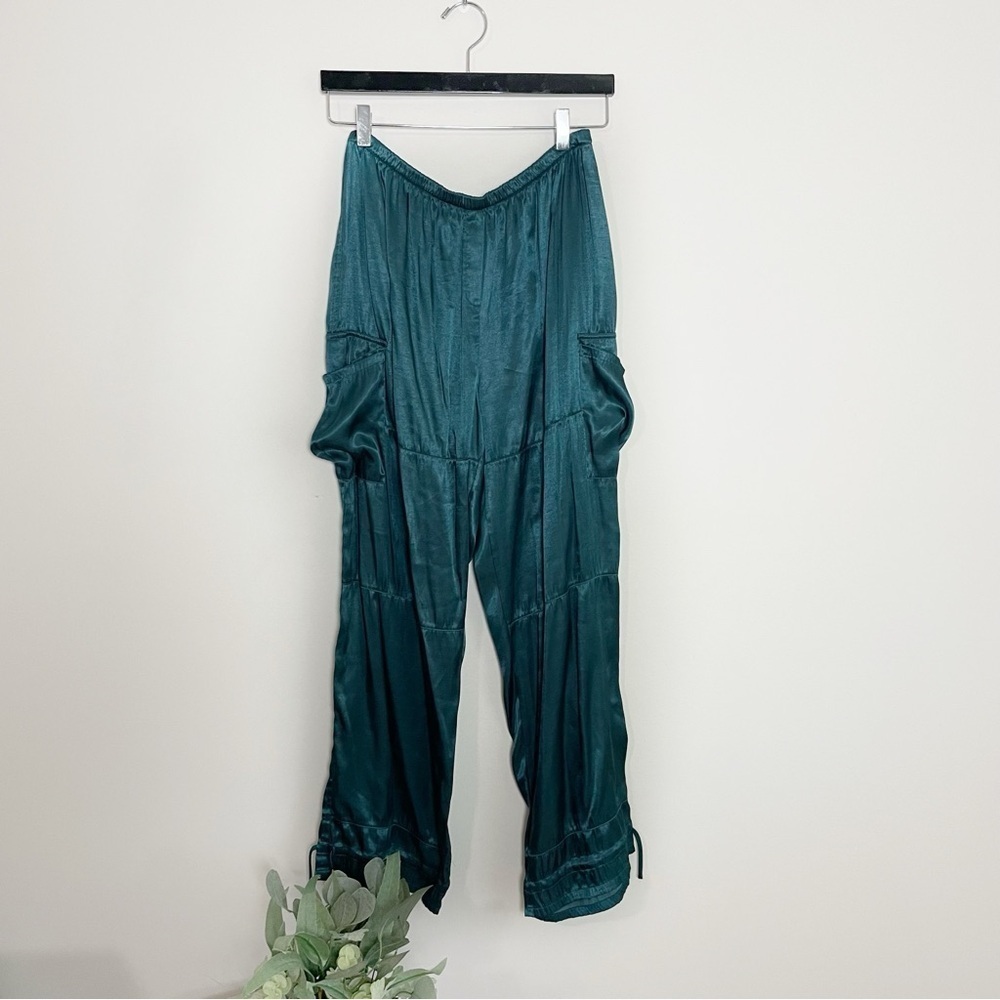 [Victoria's Secret] Women's Emerald Green Silky Pocket Jogger Pants